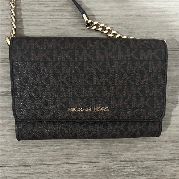 Michael Kors Jet Set Wallet Crossbody Bag - Picture 3 of 9